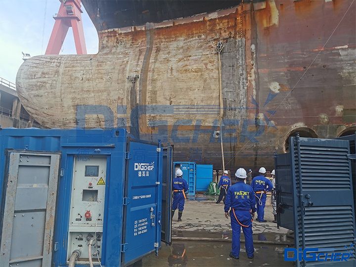 德高潔CR4D船舶除銹機(jī)器人效率對比