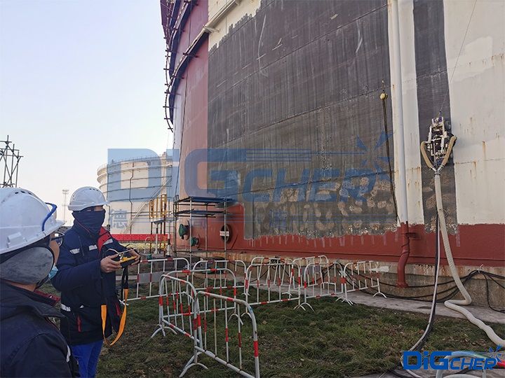 儲罐除銹機器人作業現場